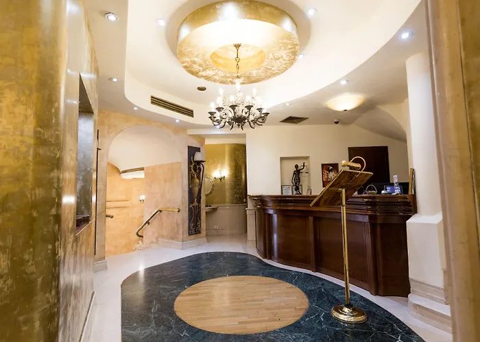 Zeus Essence Opera Hotel