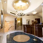 Zeus Essence Opera Hotel