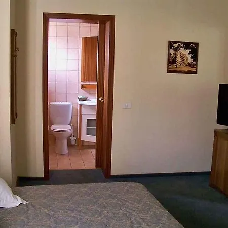 Opera By Zeus International Hotell 3*