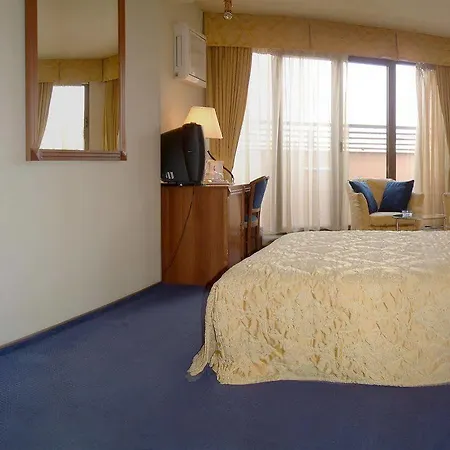 Opera By Zeus International Hotell 3*