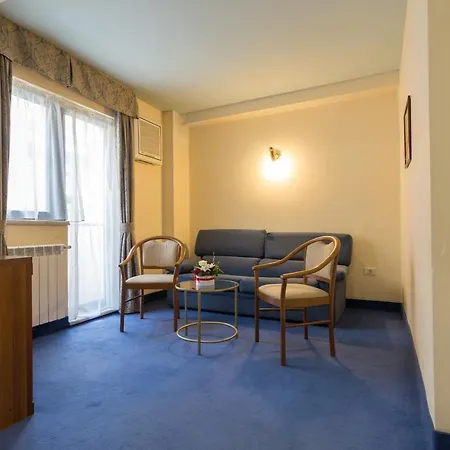 Opera By Zeus International Hotell 3*