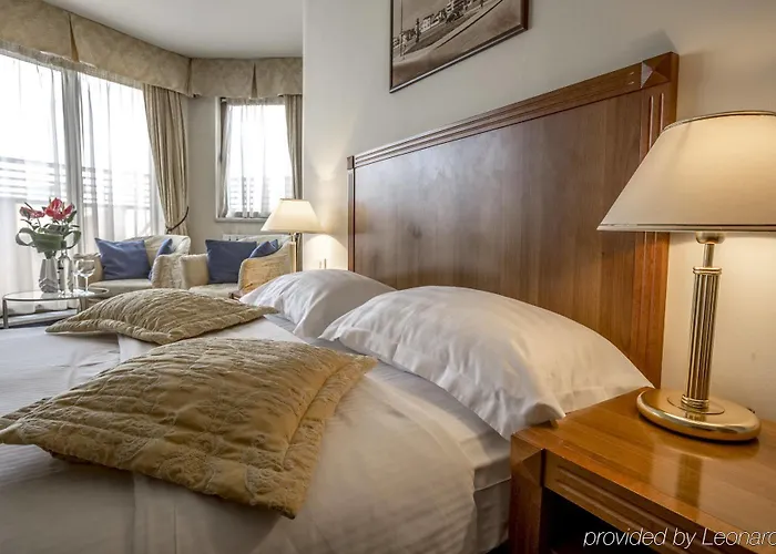 Zeus Essence Opera 3*