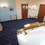 Zeus Essence Opera Szálloda 3*