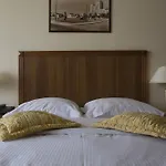 Zeus Essence Opera Szálloda