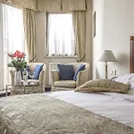 Zeus Essence Opera Bukarest