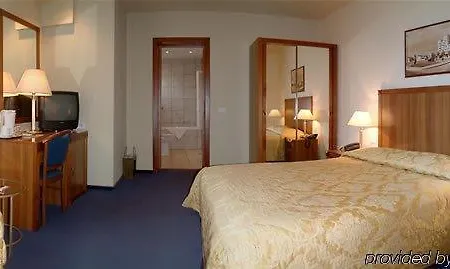 Zeus Essence Opera 3* Бухарест