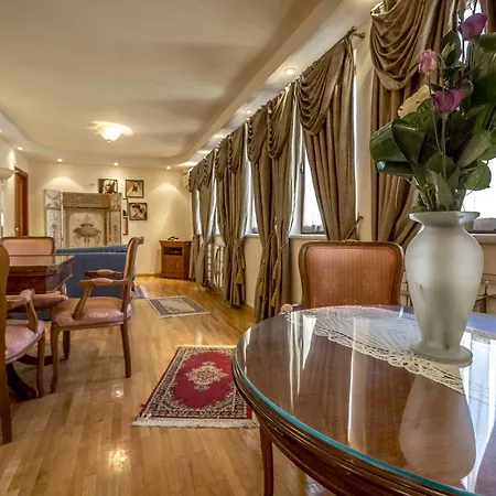 Zeus Essence Opera Отель 3*