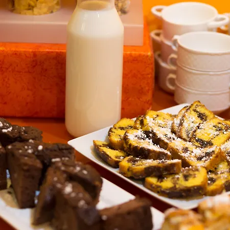 Zeus Essence Opera Hotel