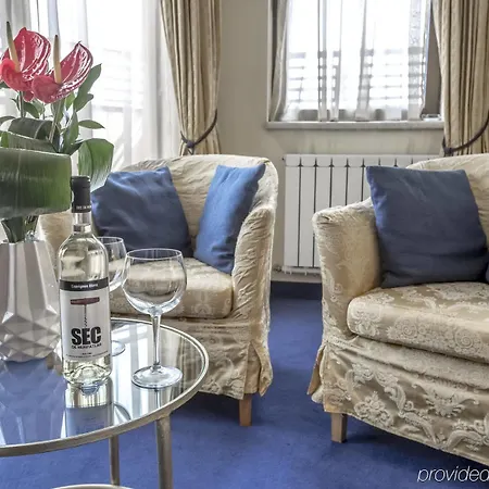 Zeus Essence Opera 3* Бухарест