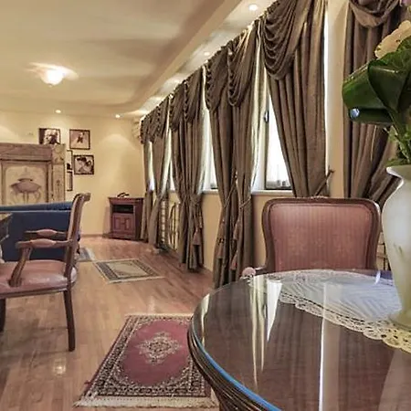 Zeus Essence Opera Otel 3*