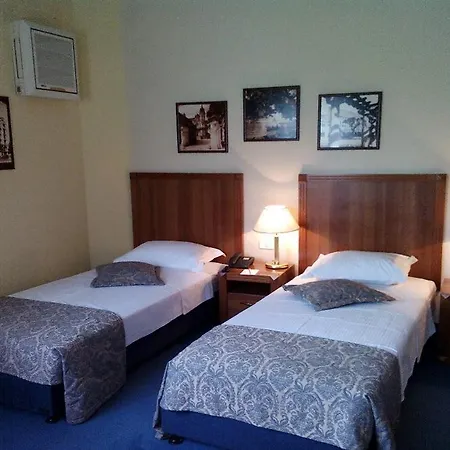 Zeus Essence Opera Hotel