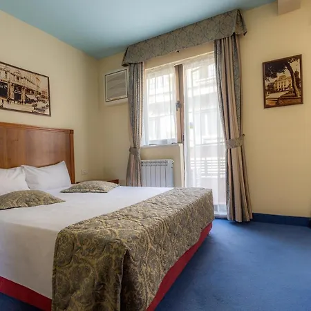 Zeus Essence Opera 3* Бухарест