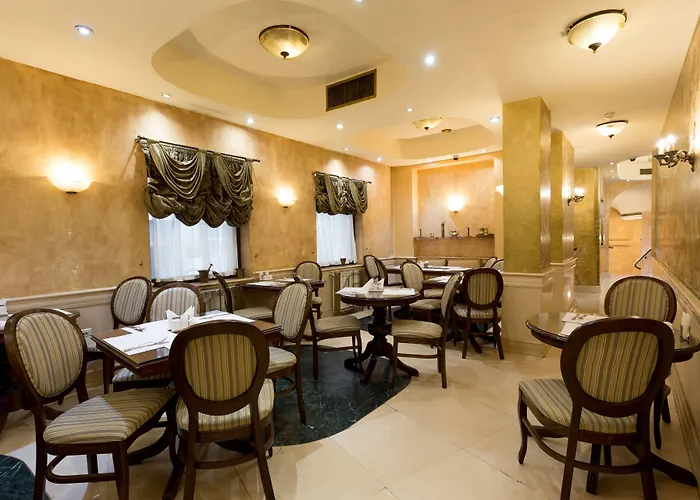 Zeus Essence Opera Otel 3*