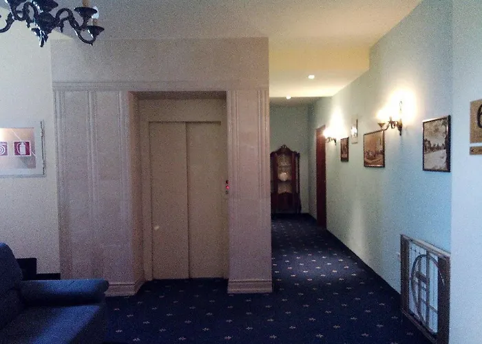 Zeus Essence Opera Bukarest