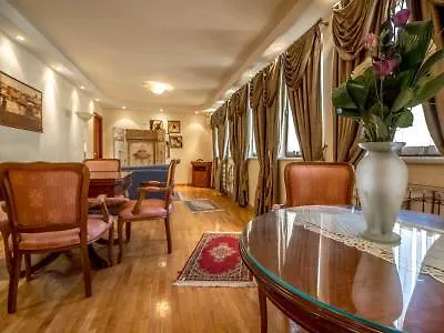 Hotell Zeus Essence Opera 3*