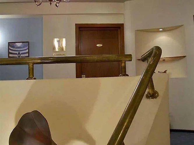 Hotel Zeus Essence Opera Boekarest