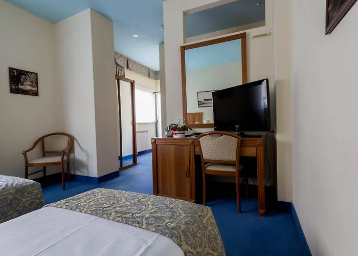 Zeus Essence Opera Bükreş