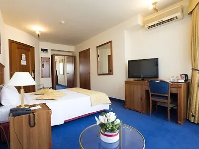 Zeus Essence Opera Bukarest