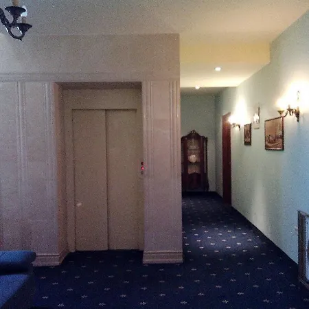 Zeus Essence Opera Bukareszt