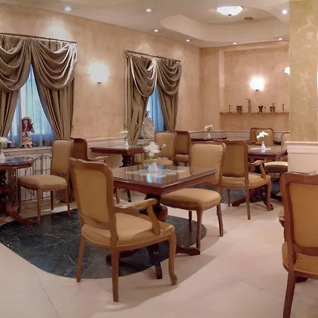 Hotel Zeus Essence Opera 3*