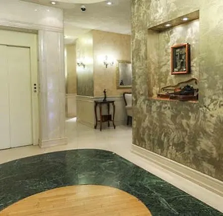 Zeus Essence Opera Bukareszt