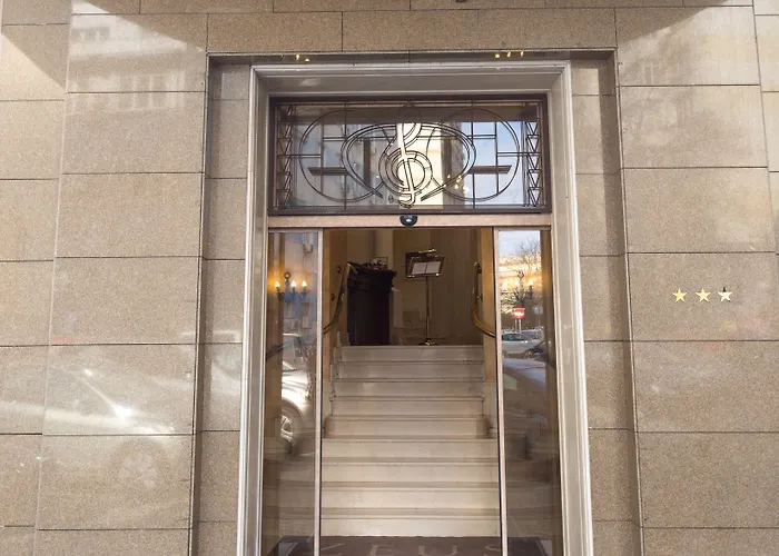 Zeus Essence Opera Отель