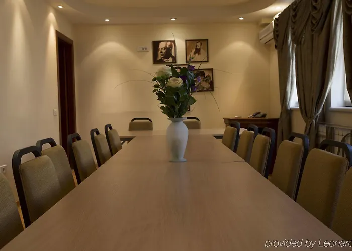 Zeus Essence Opera Отель