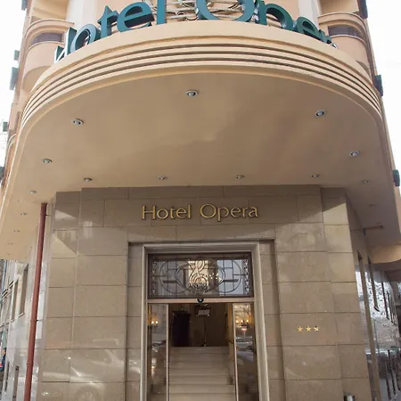 Готель Zeus Essence Opera 3*